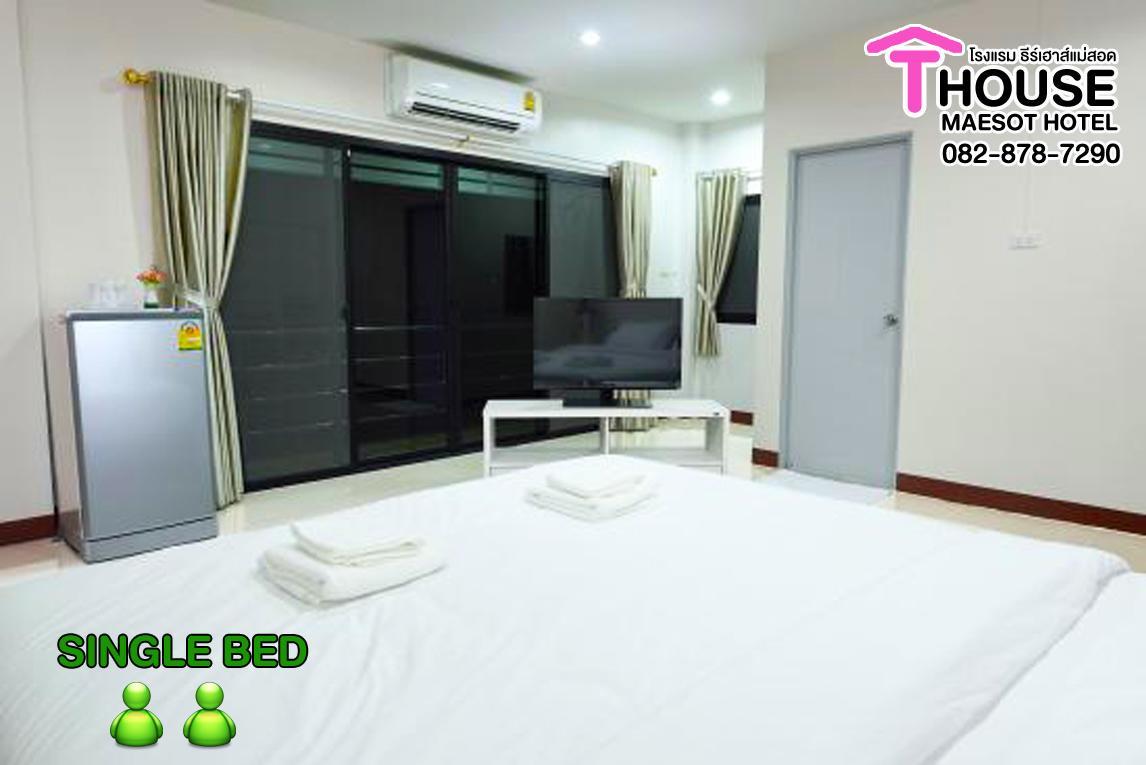 T. House Hotell Mae Sot Exteriör bild